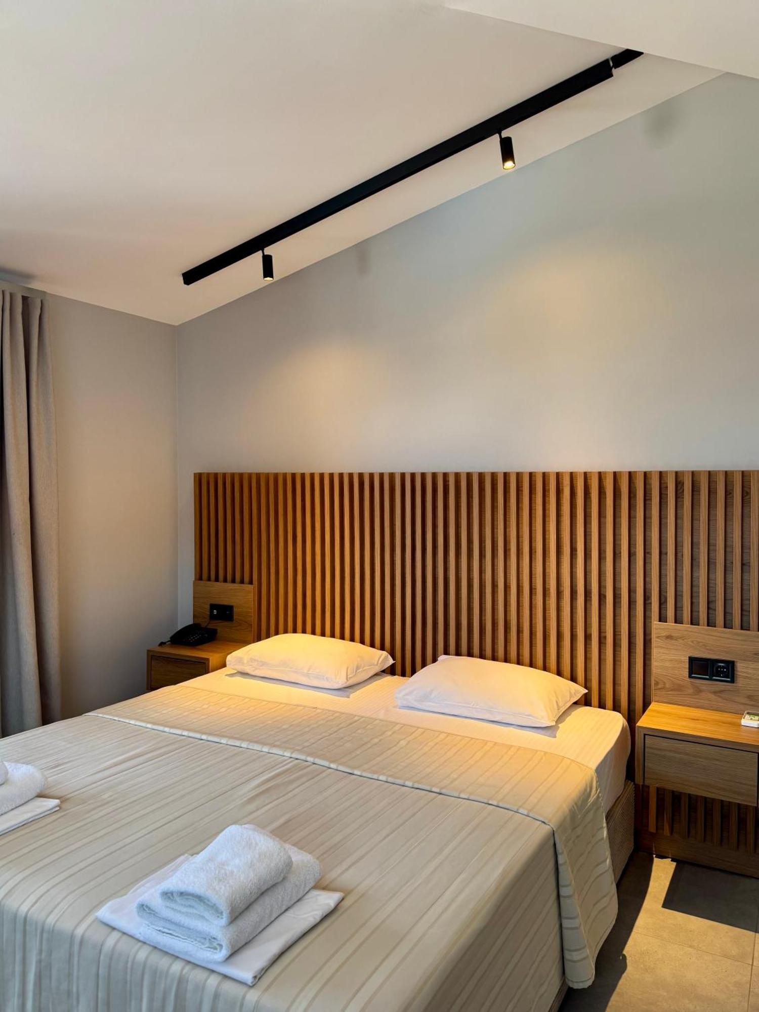 Tresor Sousouras Hotell Hanioti Exteriör bild